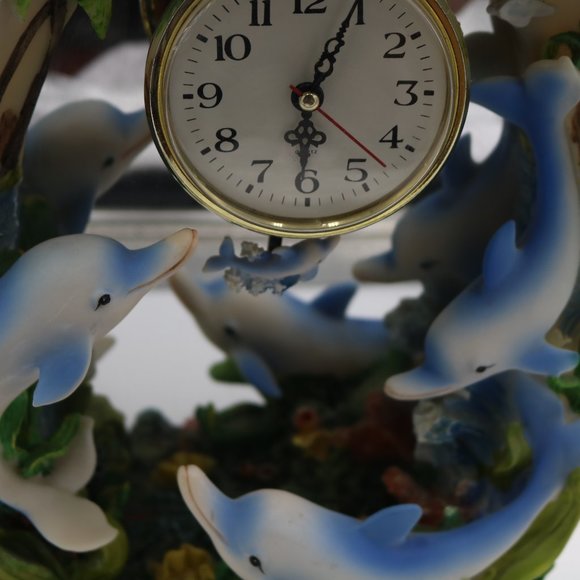 Dolphin Pendulum Clock - Picture 5 of 16